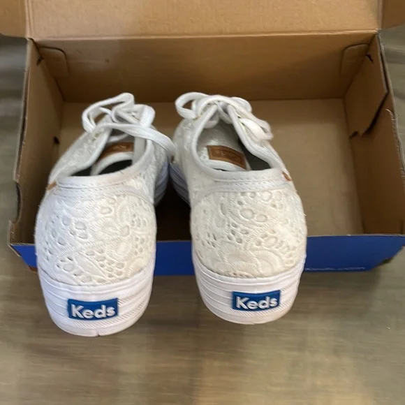 Keds Triple Floral Eyelet - Picture 2 of 6